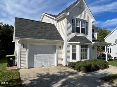 /international/us/433-holly-thorn-trace-holly-springs-nc-110108507556/