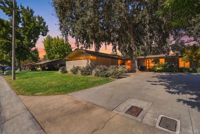 /international/us/2846-w-border-links-drive-visalia-ca-110120727344/