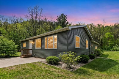 /international/us/114-washburn-street-camp-douglas-wi-110108065908/