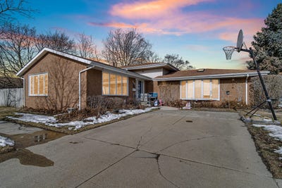 /international/us/8796-madison-avenue-munster-in-110105641220/