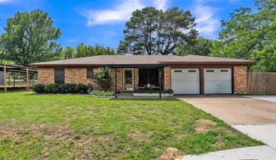 /international/us/102-thomas-street-joshua-tx-110108259236/