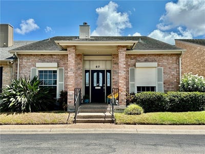 /international/us/67-lake-shore-drive-corpus-christi-tx-110119637557/