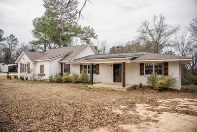 /international/us/240-magnolia-dr-raleigh-ms-110105795867/