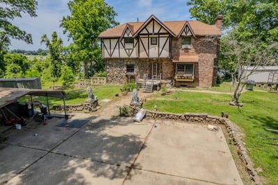 /international/us/230-glenbrier-lane-huntington-wv-110108450610/