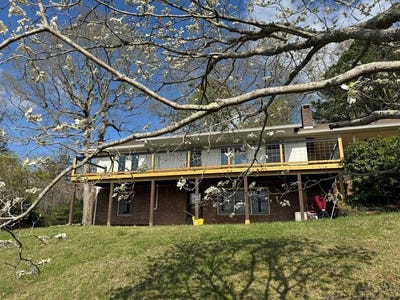 /international/us/558-old-dyer-road-hayesville-nc-110098594446/