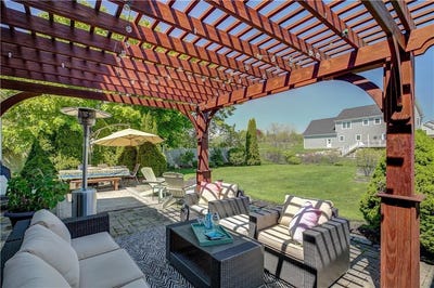 /international/us/66-mccorrie-lane-portsmouth-ri-110107267290/