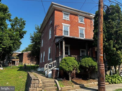 /international/us/2-church-street-brookhaven-pa-110101200670/
