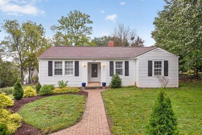 /international/us/107-harper-ct-staunton-va-110110326097/