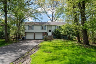 /international/us/10-mahar-drive-poughkeepsie-ny-110108034907/