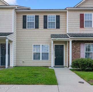 /international/us/802-springwood-drive-jacksonville-nc-110108584866/