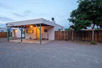 /international/us/612-candelaria-road-nw-albuquerque-nm-110100019690/
