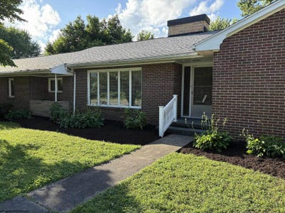 /international/us/42-island-avenue-buckhannon-wv-110094174563/