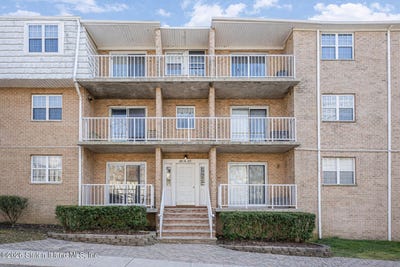 /international/us/65-elmwood-park-drive-staten-island-ny-110106568806/