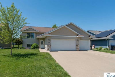 /international/us/1132-heron-drive-mankato-mn-110108361517/