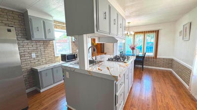 /international/us/28-rockywood-lane-essex-md-110108448524/