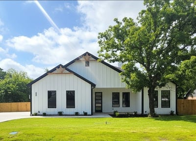 /international/us/1106-e-sixth-street-springtown-tx-110107402628/