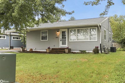 /international/us/202-sharon-avenue-marshalltown-ia-110110267423/