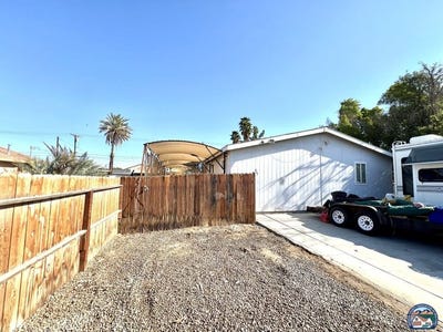 /international/us/215-e-3rd-st-westmorland-ca-110098166958/
