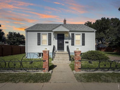 /international/us/220-clark-st-sterling-co-110107796756/