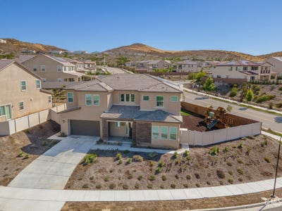 /international/us/28608-windbreak-terrace-santa-clarita-ca-110109386079/