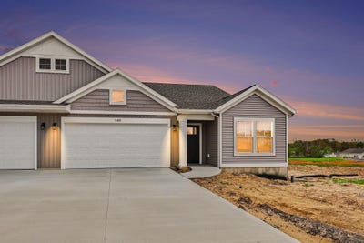 /international/us/949-scioto-drive-nw-comstock-park-mi-110107729054/