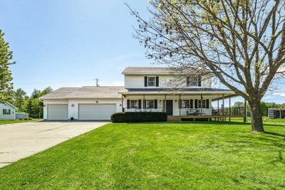 /international/us/754-anderson-street-augusta-wi-110108220594/