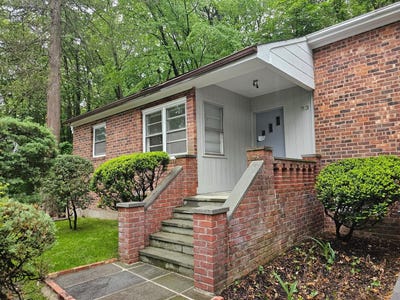 /international/us/23-beverly-road-glen-cove-ny-110098613950/