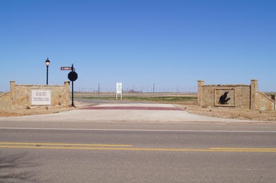 /international/us/305-quail-run-lane-wheeler-tx-110101537830/