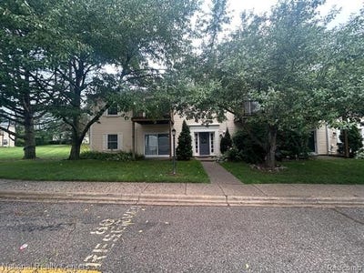 /international/us/924-chestnut-hill-drive-auburn-hills-mi-110106533416/
