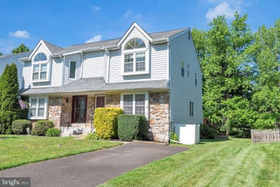 /international/us/24-pearl-drive-doylestown-pa-110108581752/