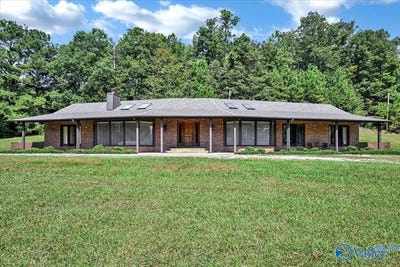/international/us/945-county-road-1219-falkville-al-110109990700/