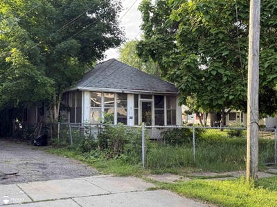 /international/us/863-tacken-street-flint-mi-110100916963/