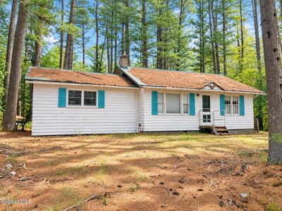 /international/us/4070-e-schroon-river-road-pottersville-ny-110120151374/