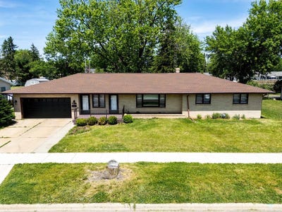 /international/us/2020-bond-place-janesville-wi-110108438165/