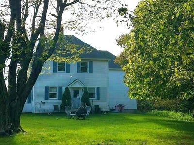/international/us/25-belleview-avenue-winter-harbor-me-110104025774/