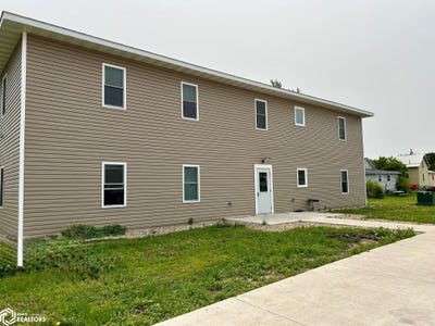 /international/us/814-n-eagle-avenue-eagle-grove-ia-110107417125/
