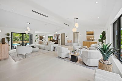 /international/us/2370-ne-195th-street-miami-fl-110108408048/