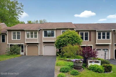 /international/us/53-carriage-road-clifton-park-ny-110099633078/