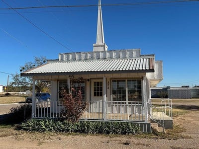 /international/us/824-austin-street-robert-lee-tx-110104850337/