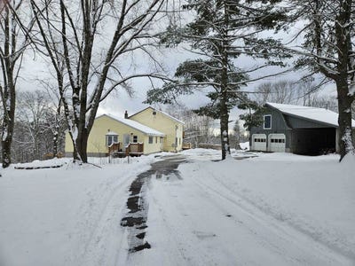 /international/us/825-second-crown-point-road-strafford-nh-110105272573/