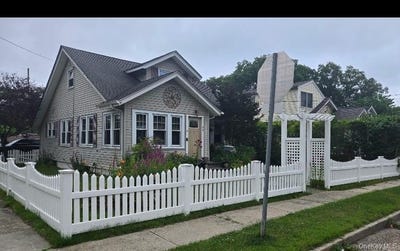 /international/us/61-highland-avenue-patchogue-ny-110109473916/