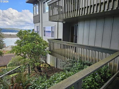 /international/us/290-n-3rd-ct-coosbay-or-110106202973/