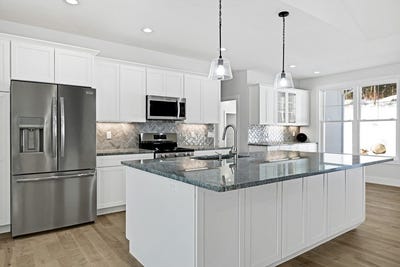 /international/us/625-alden-street-ludlow-ma-110106530633/