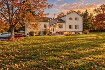 /international/us/658-waterbury-hill-road-lagrangeville-ny-110120157988/