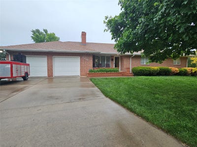 /international/us/2210-burr-parkway-dodge-city-ks-110108381858/
