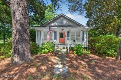 /international/us/44-jackson-street-bayboro-nc-110108334319/