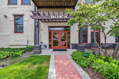 /international/us/7777-elmwood-avenue-middleton-wi-110108169799/
