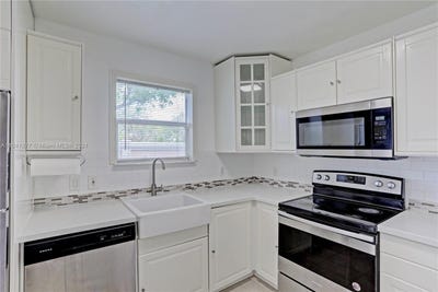 /international/us/3810-n-jog-road-west-palm-beach-fl-110107632534/