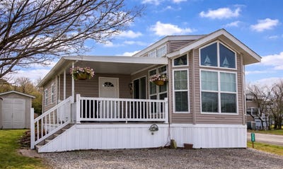 /international/us/1920-s-bayshore-marblehead-oh-110107405209/