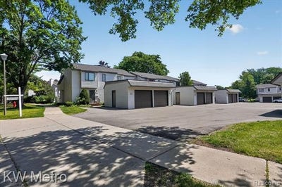 /international/us/1420-roxburgh-avenue-east-lansing-mi-110108782225/